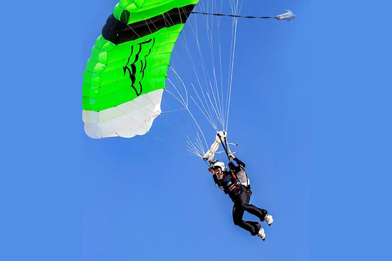 julie-kinesiologue-sport-parachutisme-vannes